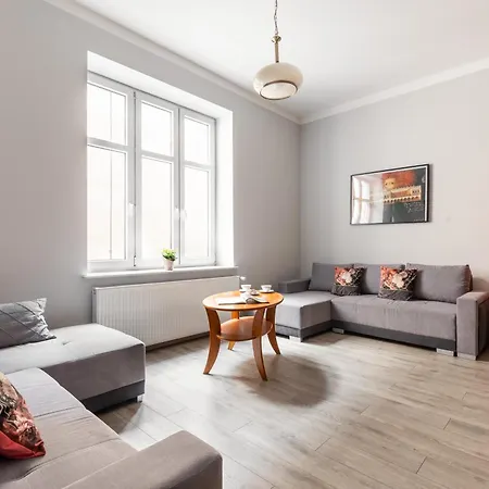 Daire Starowislna 1, Main Square *