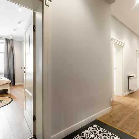 Daire Starowislna 1, Main Square