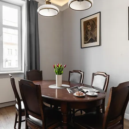 Starowislna 1, Main Square *