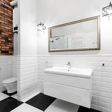 Starowislna 1, Main Square Cracovia